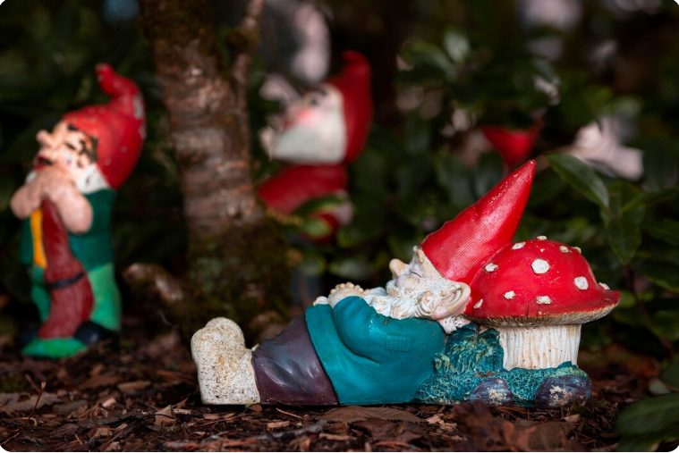 ideas for garden ornaments