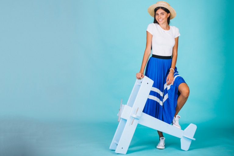 outfit ideas blue and white striped skirt